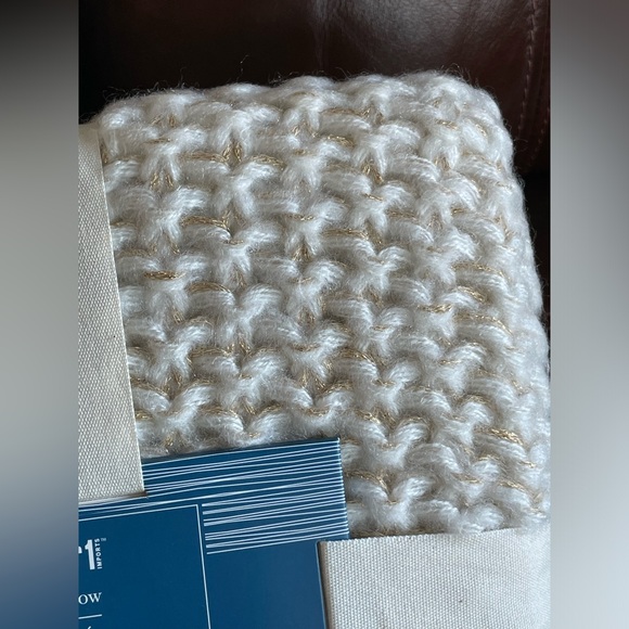 Pier 1 Gold Throw Blanket NEW - Picture 5 of 8